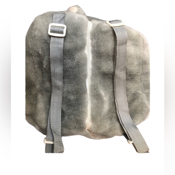 Elephant plush backpack with adjustable straps - Picture 2 of 5